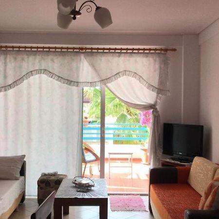 Meni'S Family Apartament Саранде Екстериор снимка