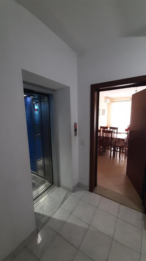 Meni'S Family Apartament Саранде Екстериор снимка