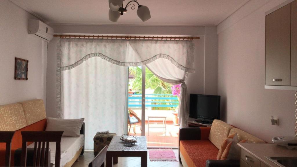 Meni'S Family Apartament Саранде Екстериор снимка